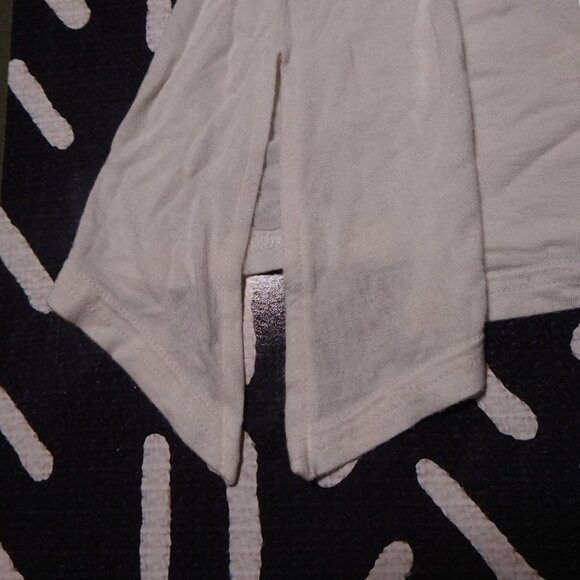 Giraffe Graphic Tank Top - Picture 6 of 10